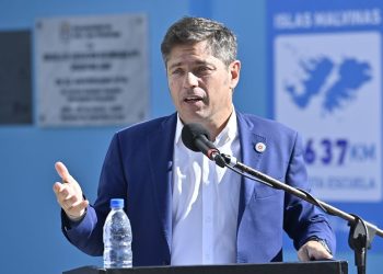 Axel Kicillof aseguró que trabajará para ser un “escudo contra el programa económico” de Milei