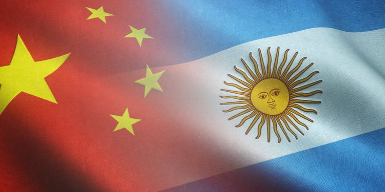 China apuntó contra un funcionario de Trump por “la intromisión de EEUU en el swap de monedas con Argentina”