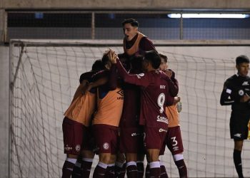 Copa Argentina: Lanús hizo todo bien, sacó a Vélez y avanza