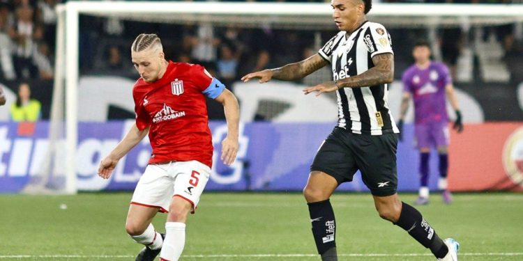 Copa Libertadores: Estudiantes perdió un partido frenético y dejó el grupo en llamas