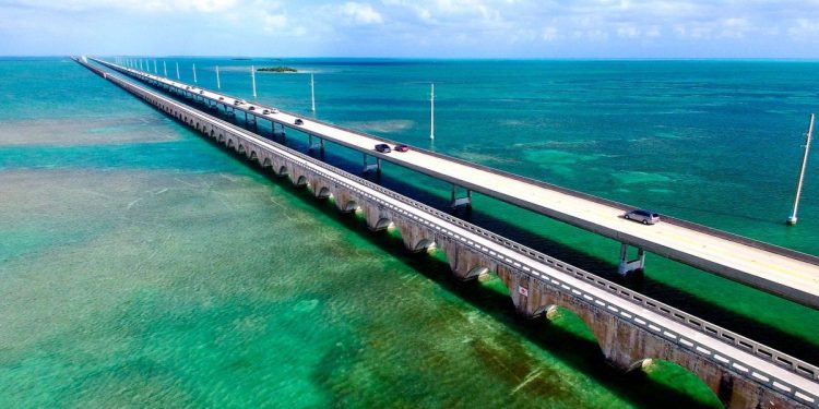 Cuál es la autopista flotante de 180 km que atraviesa el océano abierto