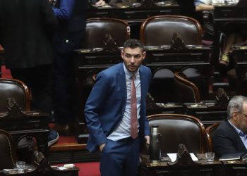 Damián Arabia presenta su libro: “Los jóvenes van a destruir todo aquello que les rompa las pelotas”