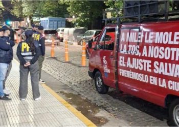 Denuncian intimidación: siete jóvenes de Evolución fueron demorados por la Policía Federal