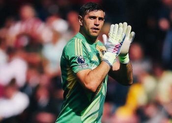 “Dibu” Martínez, en la mira de dos gigantes de Europa