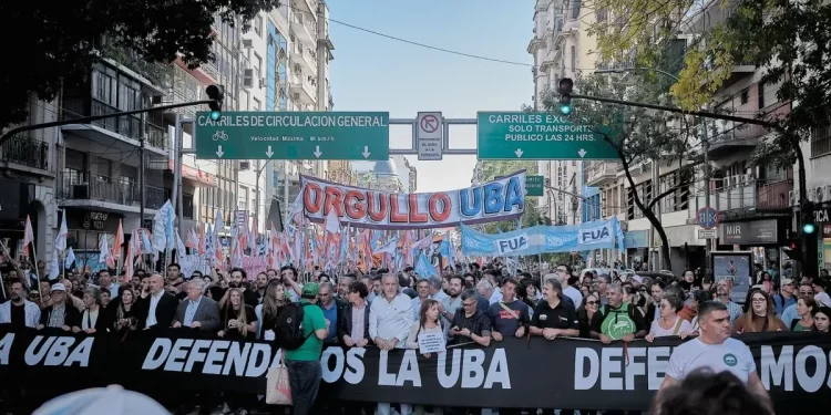Docentes y no docentes convocan a una nueva marcha en defensa de las universidades públicas