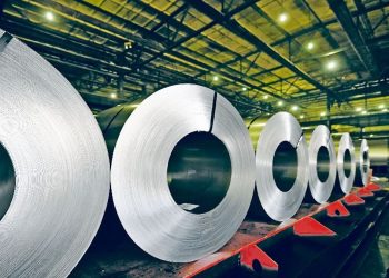 Donald Trump afirmó que subirá los aranceles al acero extranjero del 25% al 50%