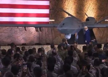 Donald Trump fue ovacionado por soldados estadounidenses en Qatar