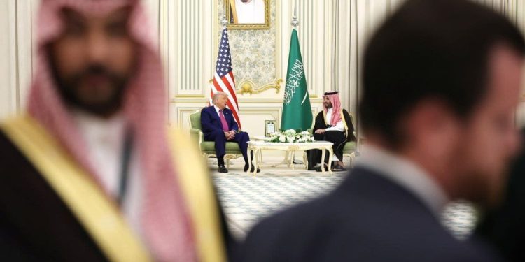 Donald Trump llegó a Arabia Saudita con el objetivo de impulsar acuerdos comerciales