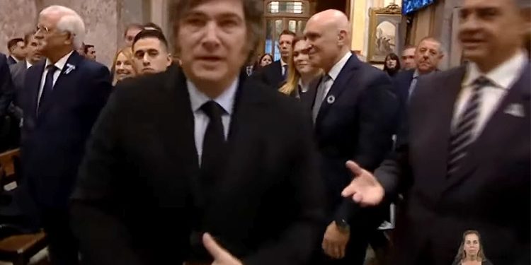 Dura homilía del arzobispo García Cuerva: «¿Cuántas generaciones más deben reclamar jubilaciones dignas?»