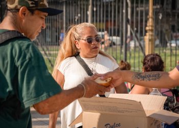 Es candidata a legisladora y trabaja con personas en situación de calle: «No les gusta ver pobres en la ciudad»