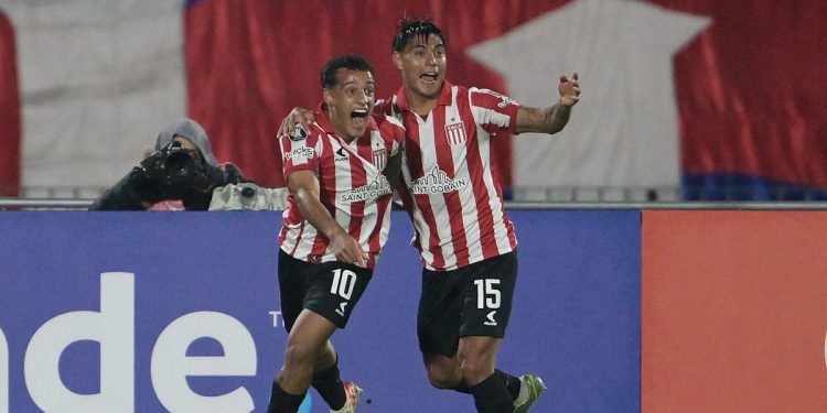 Estudiantes goleó, es líder y se prepara para llegar a octavos de la Copa Libertadores