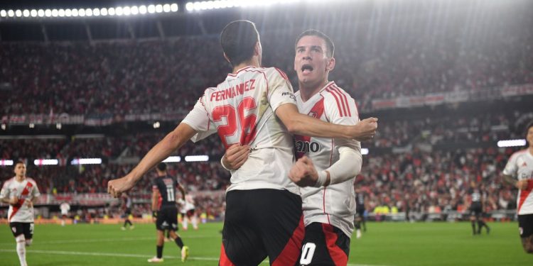 Goleó y gustó: River le ganó 3-0 a Barracas Central y pasó a cuartos de final del Torneo Apertura