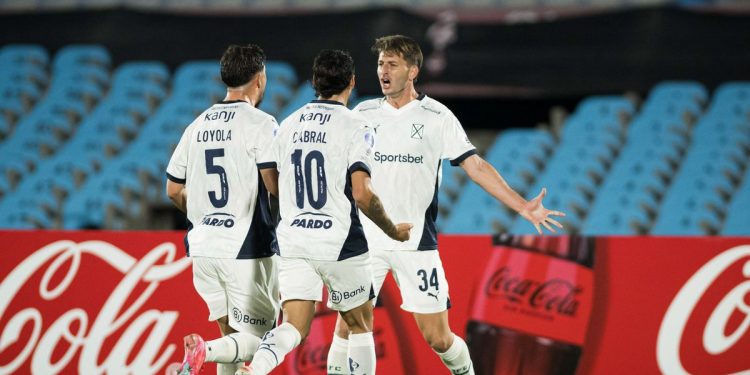 Independiente enderezó el rumbo en la Sudamericana en una noche a puro gol