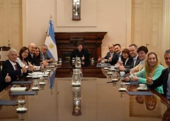 Javier Milei se reunió con su Gabinete y monitoreó el paro de colectivos de la UTA