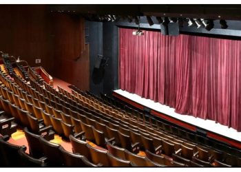 La comunidad teatral rechaza el cierre del Instituto Nacional del Teatro