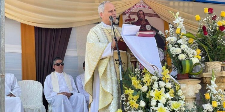 La posición de León XIV sobre el matrimonio igualitario, inmigración, ambientalismo y más temas clave