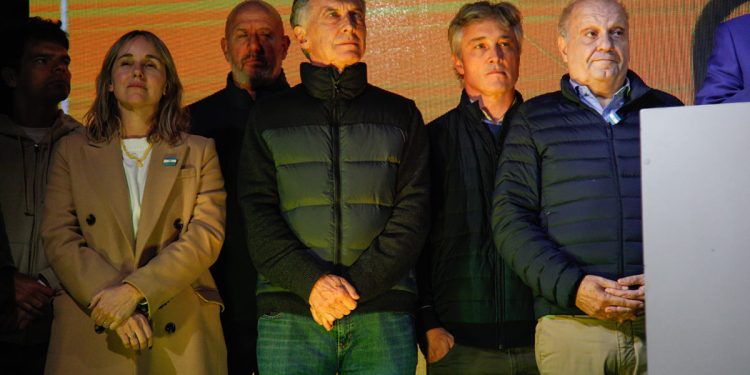 LLA se ilusiona con un batacazo en Provincia y le abre la puerta a los migrantes del PRO