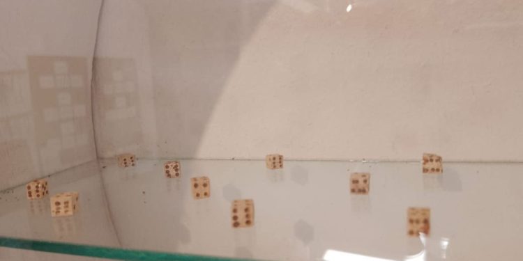 Los espejitos de colores de los españoles existen y están en Puerto Gaboto