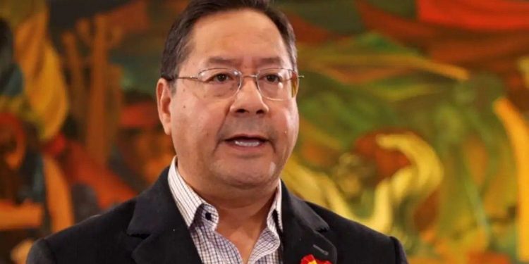 Luis Arce anunció la declinación de su candidatura presidencial para las elecciones de Bolivia y llamó a la unidad
