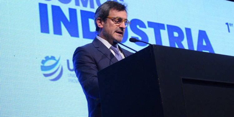 Nuevo presidente de la UIA insistió en “actualizar la normativa laboral”