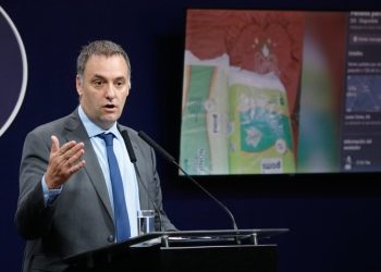 PAMI: tras el escándalo, el Gobierno modifica el método de reparto de pañales