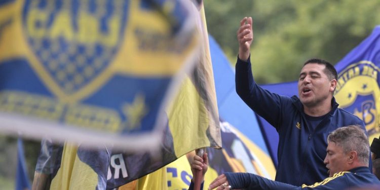 Román Riquelme rompió el silencio y les hizo un pedido a los hinchas de Boca: “No se dejen llenar la cabeza”