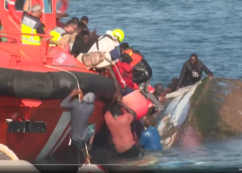 Tragedia en España: volcó una embarcación de migrantes y murieron al menos siete mujeres y niñas