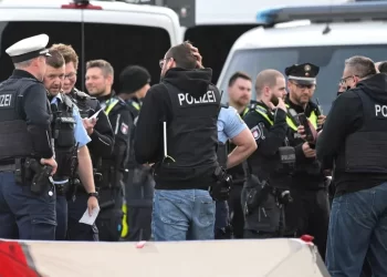 Violento ataque con cuchillo en Alemania: detienen a una mujer y hay 18 heridos, cuatro en estado crítico