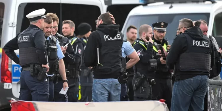 Violento ataque con cuchillo en Alemania: detienen a una mujer y hay 18 heridos, cuatro en estado crítico