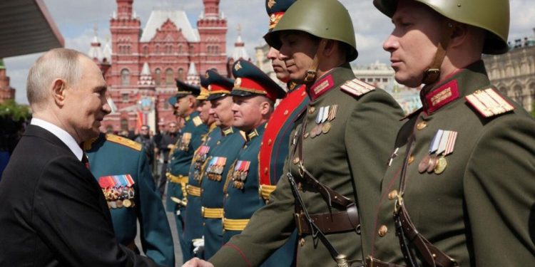 Vladimir Putin defendió el ataque a Ucrania en el aniversario de la victoria de Rusia sobre el nazismo