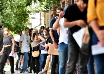 Más desempleo y más empleo precario, el saldo del gobierno de Milei