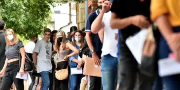 Más desempleo y más empleo precario, el saldo del gobierno de Milei