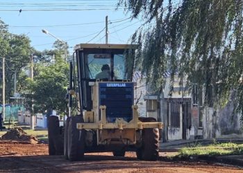 Paso de los Libres: El Municipio continúa con tareas de mantenimiento en distintas calles de la ciudad