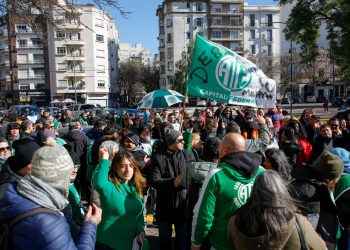 Crisis de estatales porteños: más de 15 mil monotributistas y salarios de indigencia