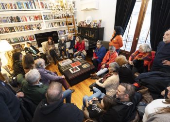 Cristina se reunió con organismos de DD HH y cantó con su gente: «¡Vamos a volver!»