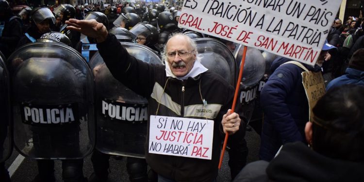 El decreto es un cheque en blanco y un instrumento para la extorsión de Bullrich a la Federal