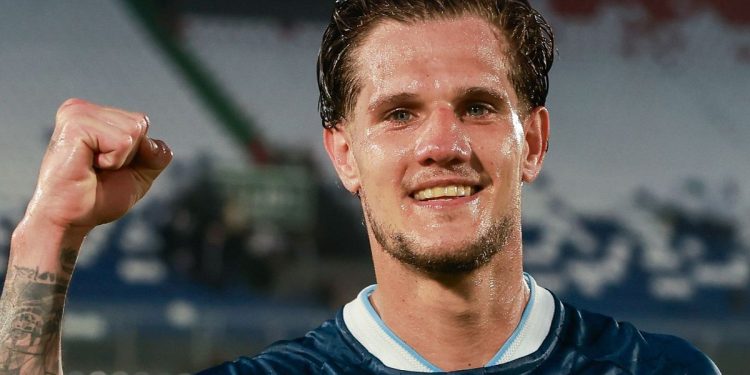 En medio de la novela del invierno, Racing goleó en Paraguay y se prepara para un semestre intenso