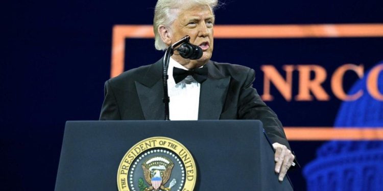 Fuerte advertencia de Donald Trump: “Todos deberían evacuar Teherán inmediatamente”