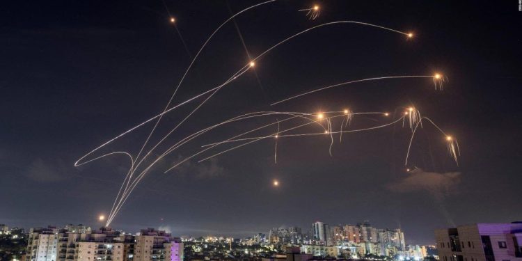 Guerra en Medio Oriente: cómo es el imbatible sistema de defensa aérea de Israel que Irán logró vencer