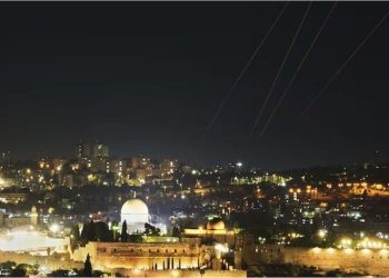 Guerra en Medio Oriente: Irán lanzó cientos de misiles y desde Israel advirtieron que “Teherán arderá” si continúa con el contraataque