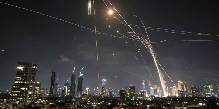 Guerra Irán-Israel EN VIVO: Mientras Israel e Irán reanudan el fuego cruzado, Donald Trump anuncia una “tregua total” dentro de 6 horas