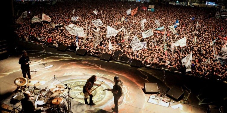 Incidentes en la previa del show de La Renga en Huracán: tensión en los accesos y operativo reforzado