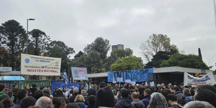 INTI: Pretenden fusionar organismos esenciales para el desarrollo técnico e industrial