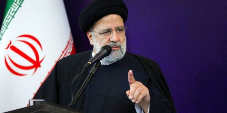 Irán confirmó el ataque y dice haber derribado dos aviones israelíes en su espacio aéreo