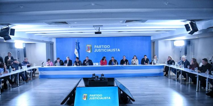 Los detalles de la reunión de los gobernadores peronistas en la sede del PJ y los preparativos para la marcha