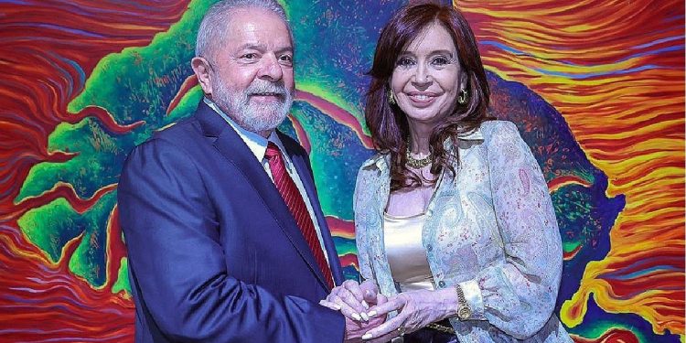 Lula da Silva habló con Cristina Kirchner, se solidarizó por la condena y destacó “su determinación a seguir luchando”