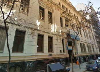 Ola de robos a estudiantes del Pellegrini: familias denuncian zona liberada y reclaman mayor seguridad