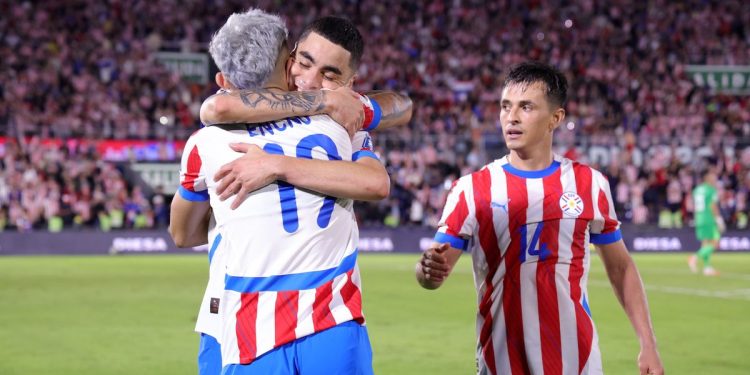 Paraguay le dio otro golpe al Uruguay de Bielsa y quedó a un paso del Mundial