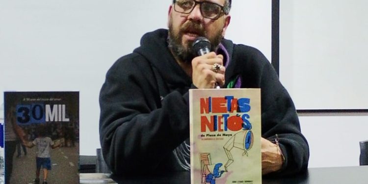 Presentaron el libro “30 mil. A 50 años del inicio del terror” en el Pozo de Banfield