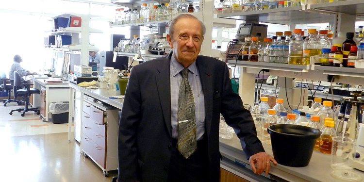 Stanley Plotkin: «Es trágico que un ignorante como Kennedy Jr. esté difundiendo información errónea por todo el continente»